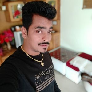 Meet your Posher, Bhavesh